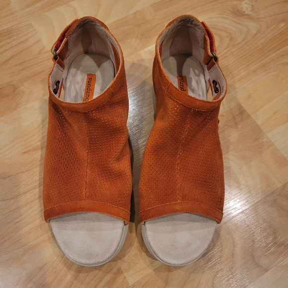 Sundance Suede Strappy Open Toe Wedge Sandal Size 38 - Picture 9 of 13